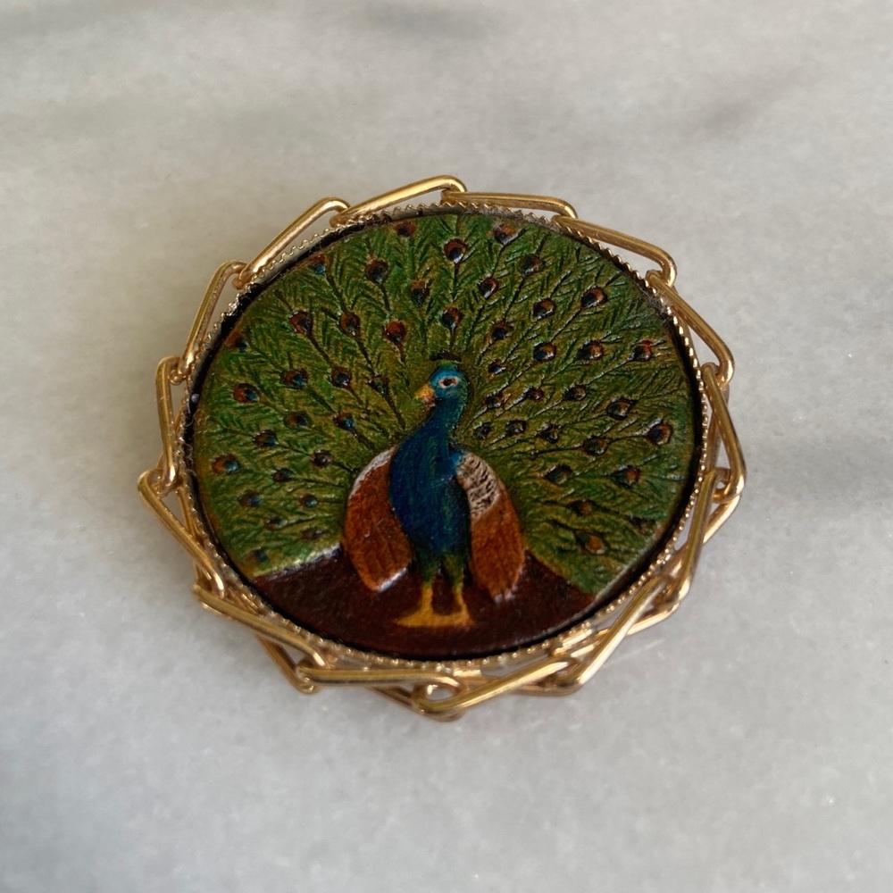 VINTAGE • Leather Peacock Brooch Hand Painted Gold Tone Bohemian Hippie Pin Cute - Picture 7 of 7